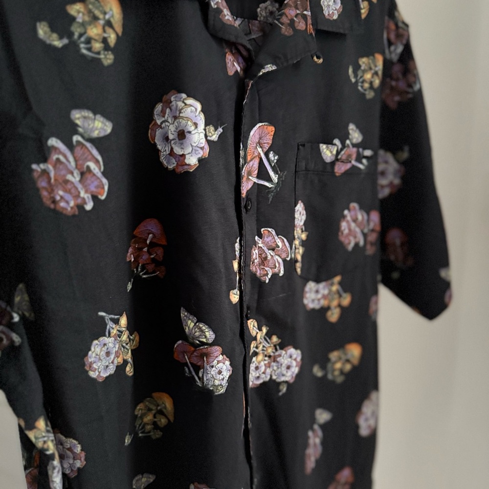 Vans Black Floral Men's Button Down Shirt Size L - Picture 3 of 9